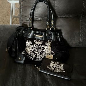 Classic Juicy Couture bag with matching wallet from the the late 2000s!